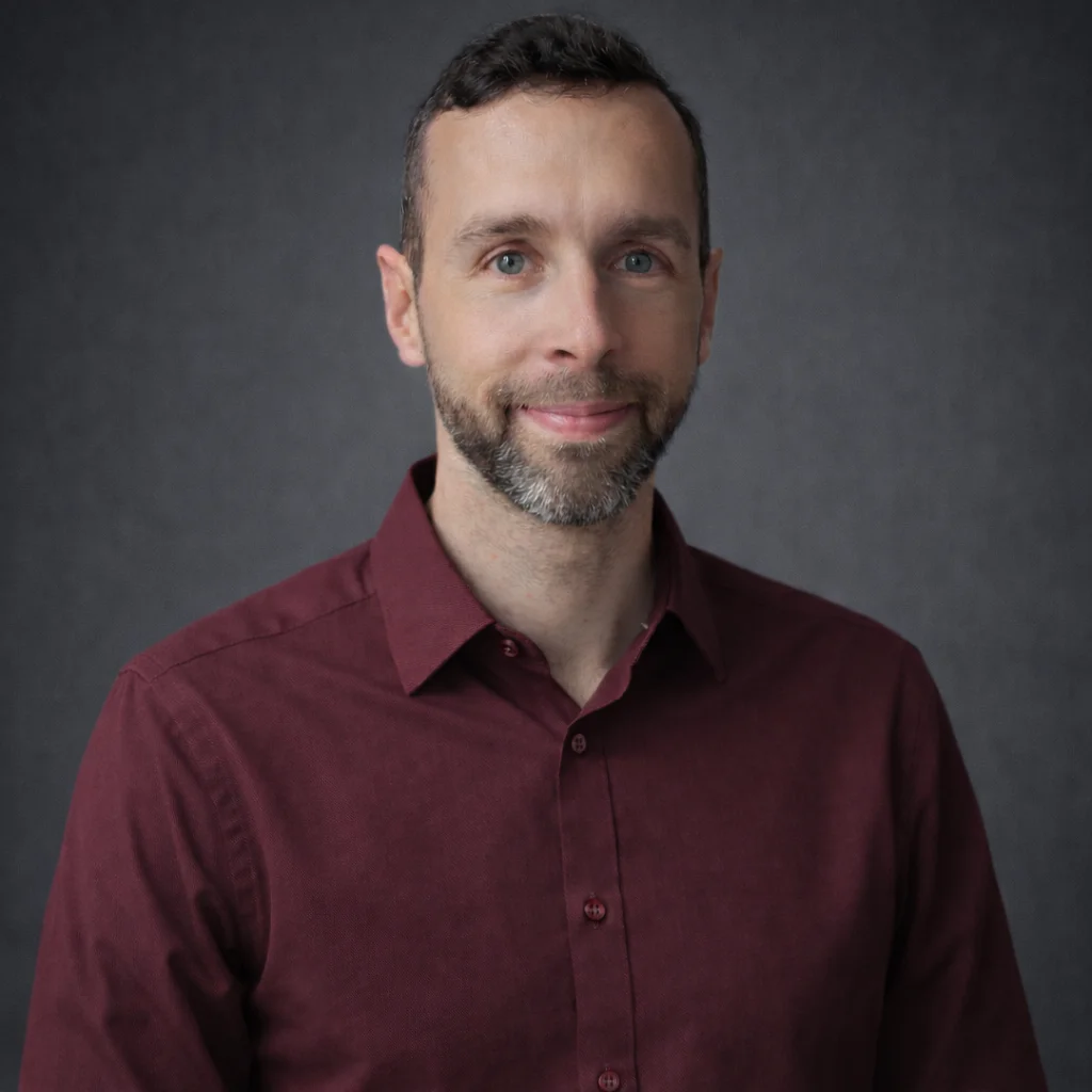 Tyler Peterson headshot